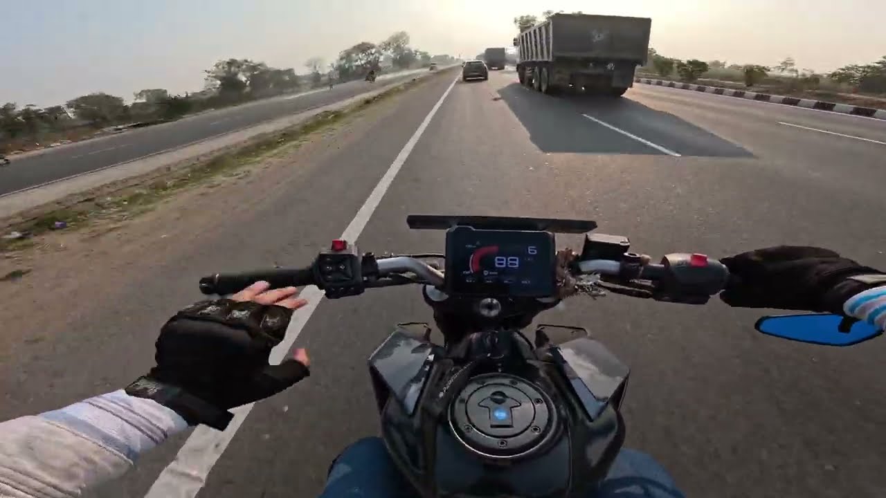 DUKE 200 HIGHWAY RIDE EXPERIENCE - UNBETABLE POWER PERFOMANCE !! 