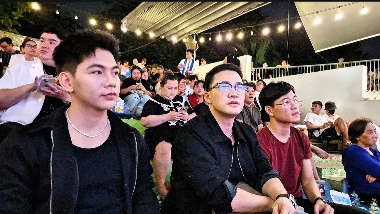 Cặp vợ chồng nổi tiếng Thanh Đoàn Hà Trí Quang xuất hiện khiến sân khấu rần rần