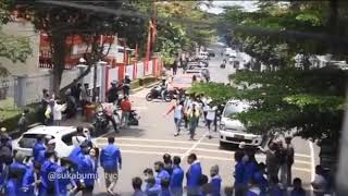 DETIK- DETIK ANAK STM TURUN KE JALAN IKUTAN DEMO DISAMBUT PARA MAHASISWA