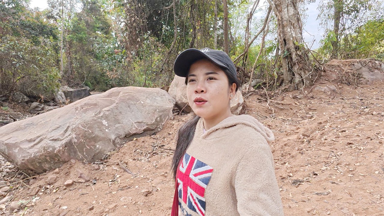 สาวลาว ถึงชีวิตจะลำบากขนาดไหน ยังไงก็ไม่ท้อ