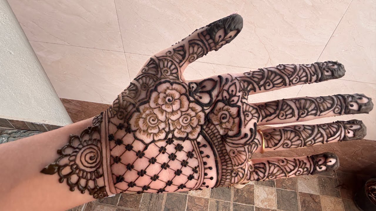 Floral mehendi design