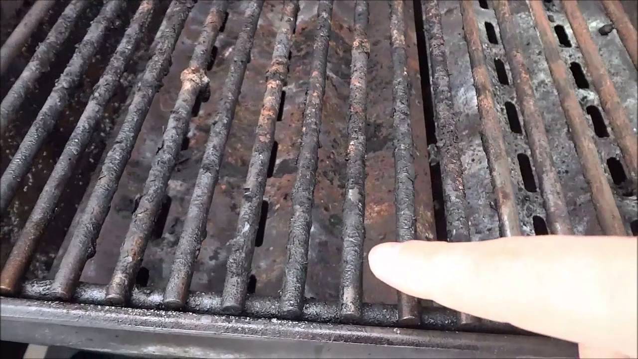 How To Clean A Barbecue Grill With Aluminum Foil