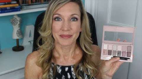 Maybelline the blushed eyeshadow palette review năm 2024
