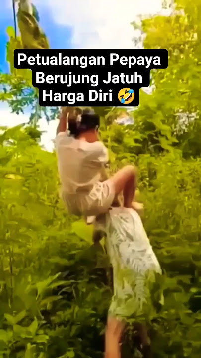 JATUH DARI POHON PEPAYA#KomediPepaya #CewekKuatTapiJatuh #NgakakBareng #VideoLucu2025 #ManjatGagal