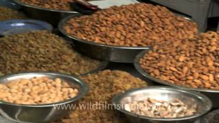 Dry fruit and spice shops in Khari Baoli