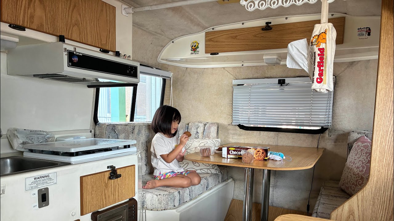 キャンピングトレーラー　T.globe室内紹介