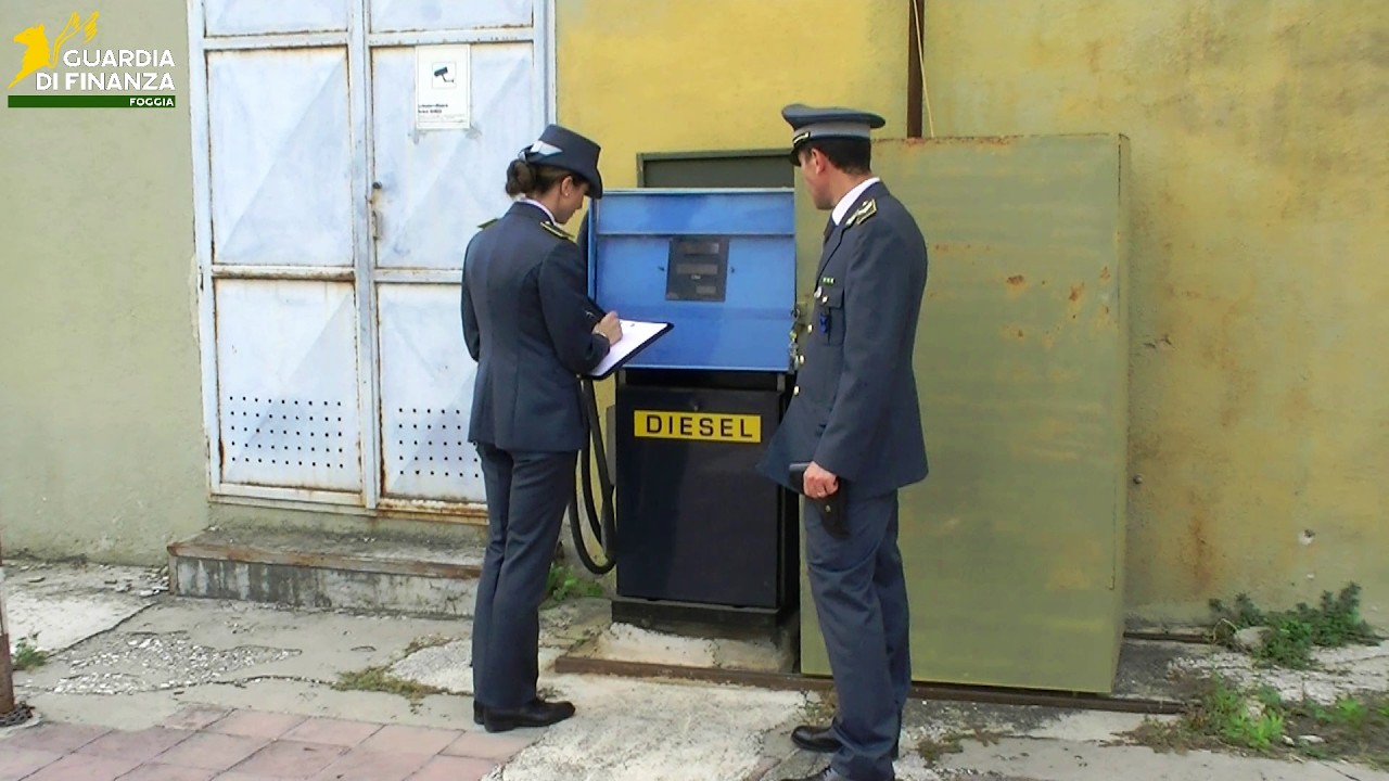 Vendeva carburante sotto prezzo. Scoperta a Orta Nova area illegale