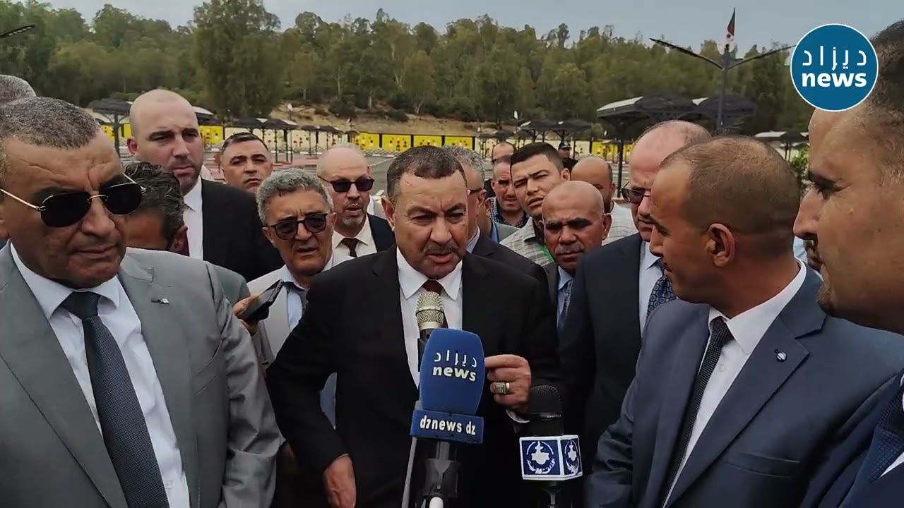 وزير النقل #السعيد_سعيود يأمر بسحب رخصة نقل من صاحب حافلة خالف القوانين...#شاهدوا