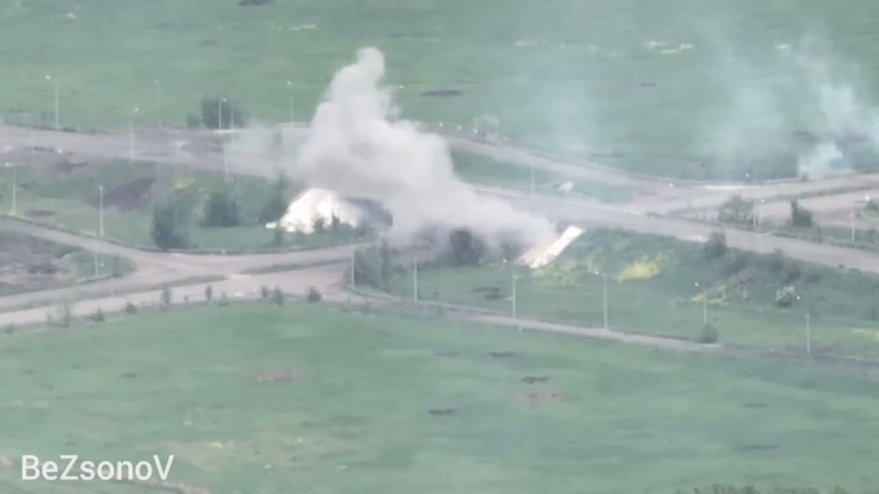 артиллерия разбирает позиции ВСУ в районе Авдеевки