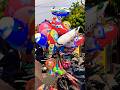 balon minion dan pesawat merah