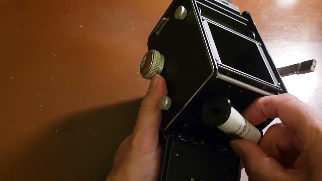 Overview and loading an Ansco Automatic Reflex 3.5 TLR. 
