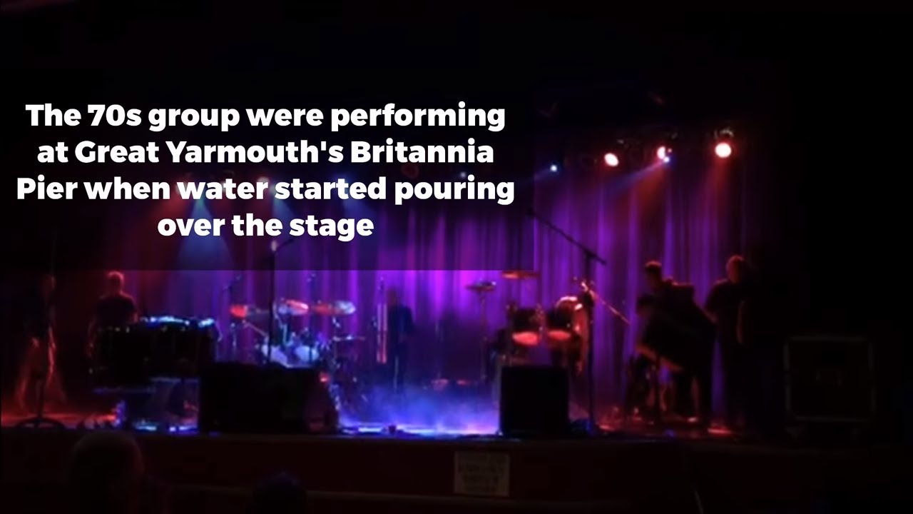 britannia pier history Showaddywaddy gig stopped by sprinkler prank