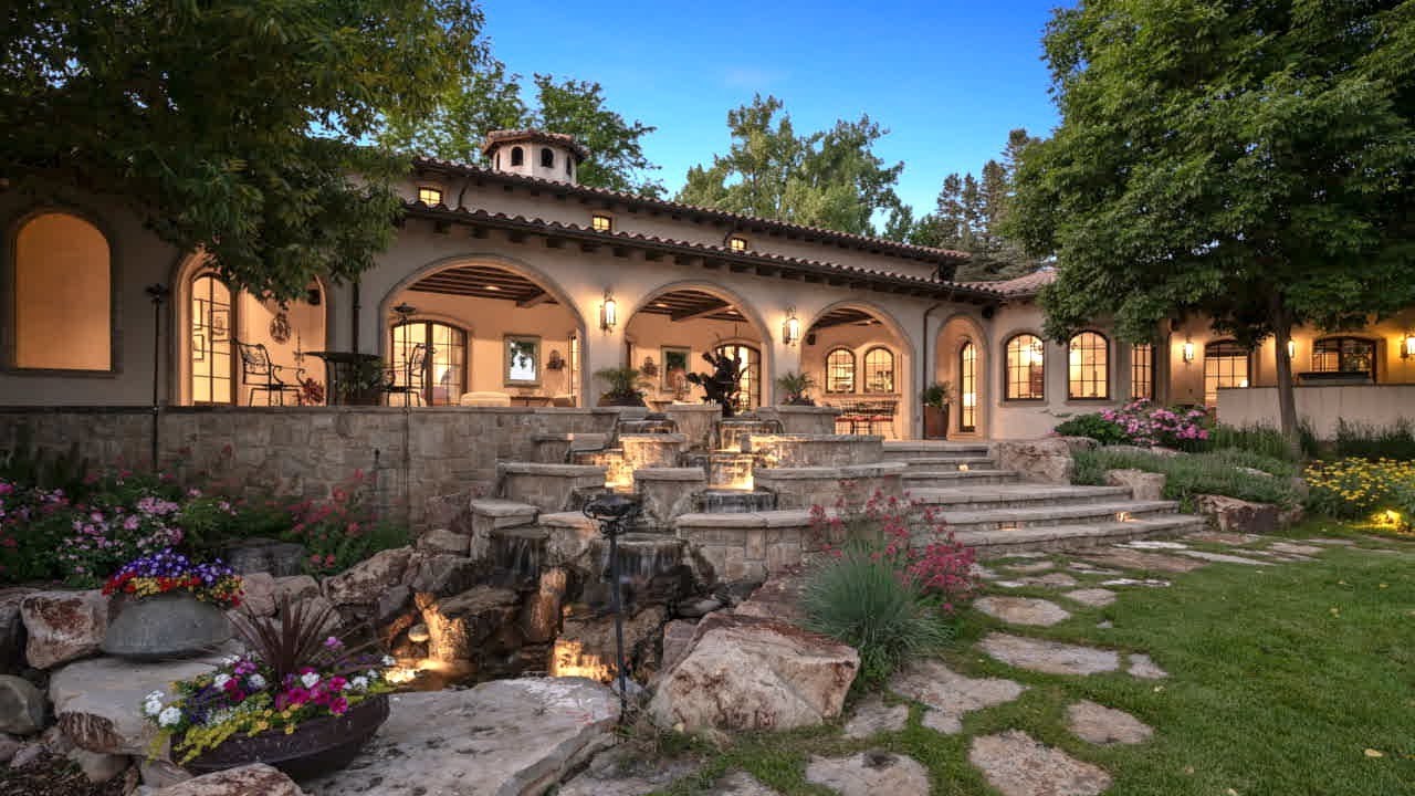 This House Has a Secret Tunnel to an Underground Speakeasy!