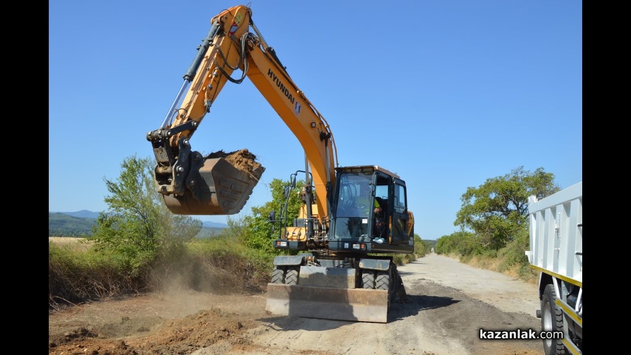 Първа копка за реконструкция на общинския път и изграждане на велоалея ...