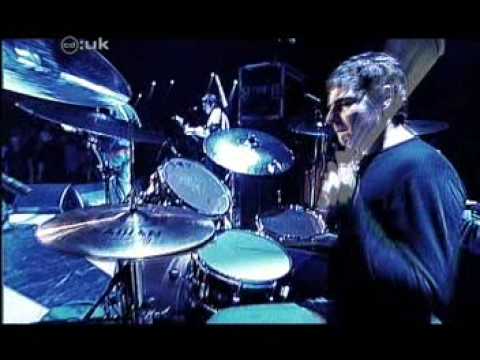 Oasis - Hung In A Bad Place Live UK - YouTube