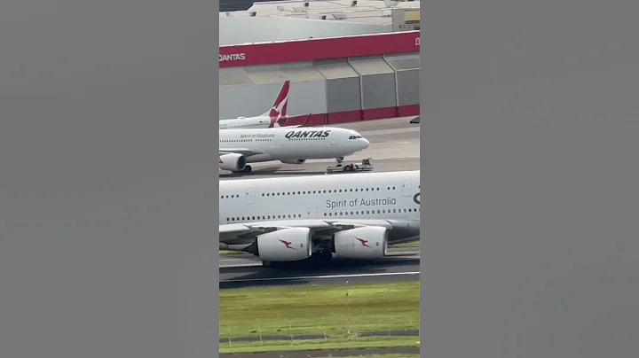 Qantas A380 triple spool-up #sydneyairport #aviation #planespotting #a380 💪🇦🇺✈️