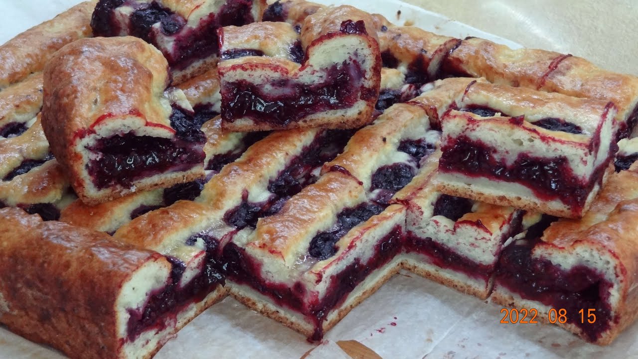 Varškės pyragas su uogiene