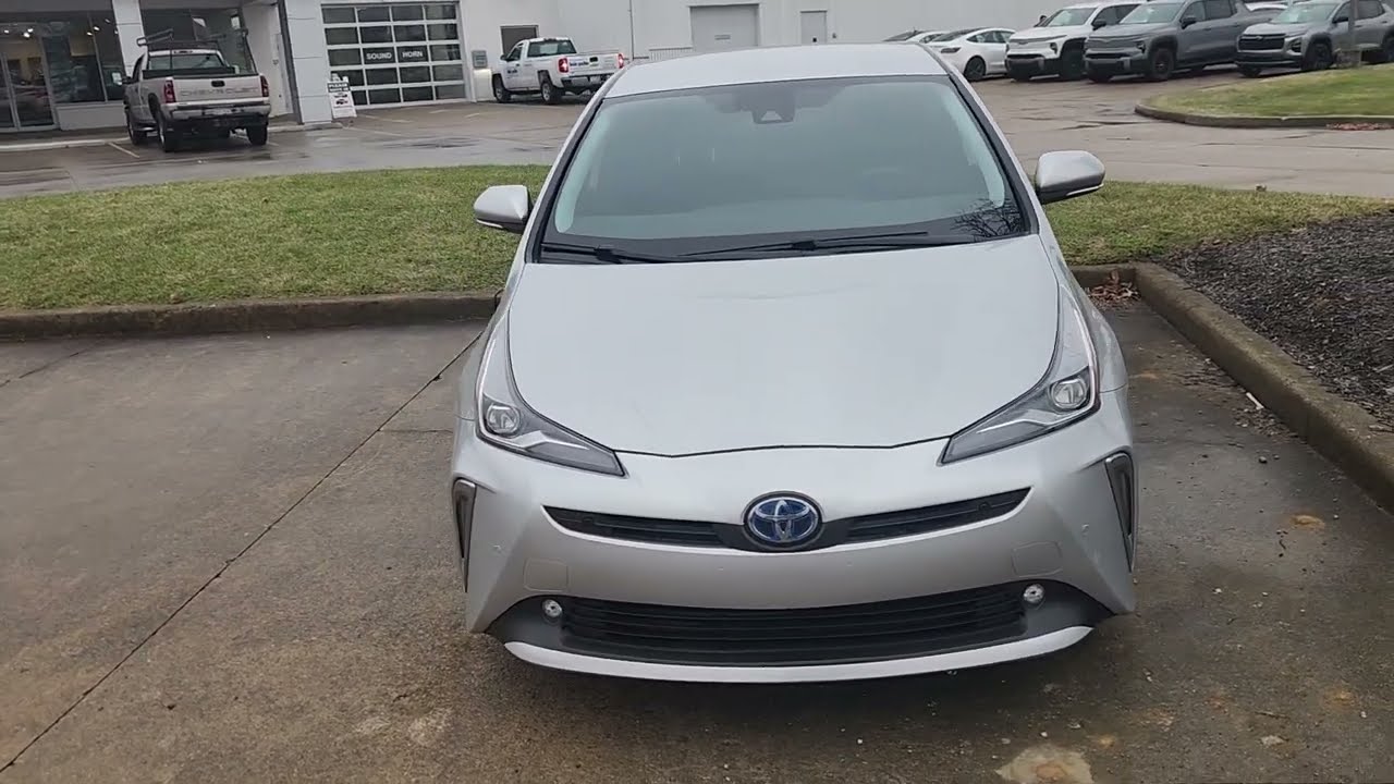 Обзор состояния Toyota Prius XLE 2022 года от покупателя.