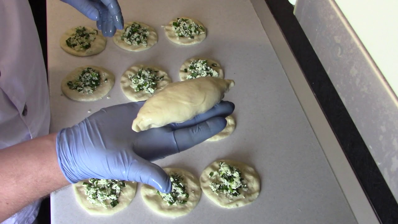 Тесто для пирожков.  Пирожки с луком и яйцом