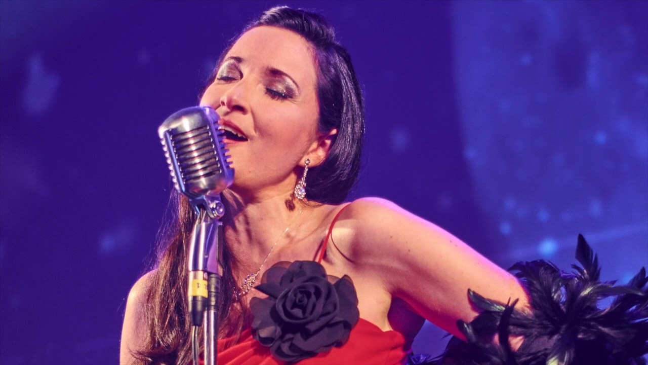 Pierina Less - Bello Durmiente - YouTube