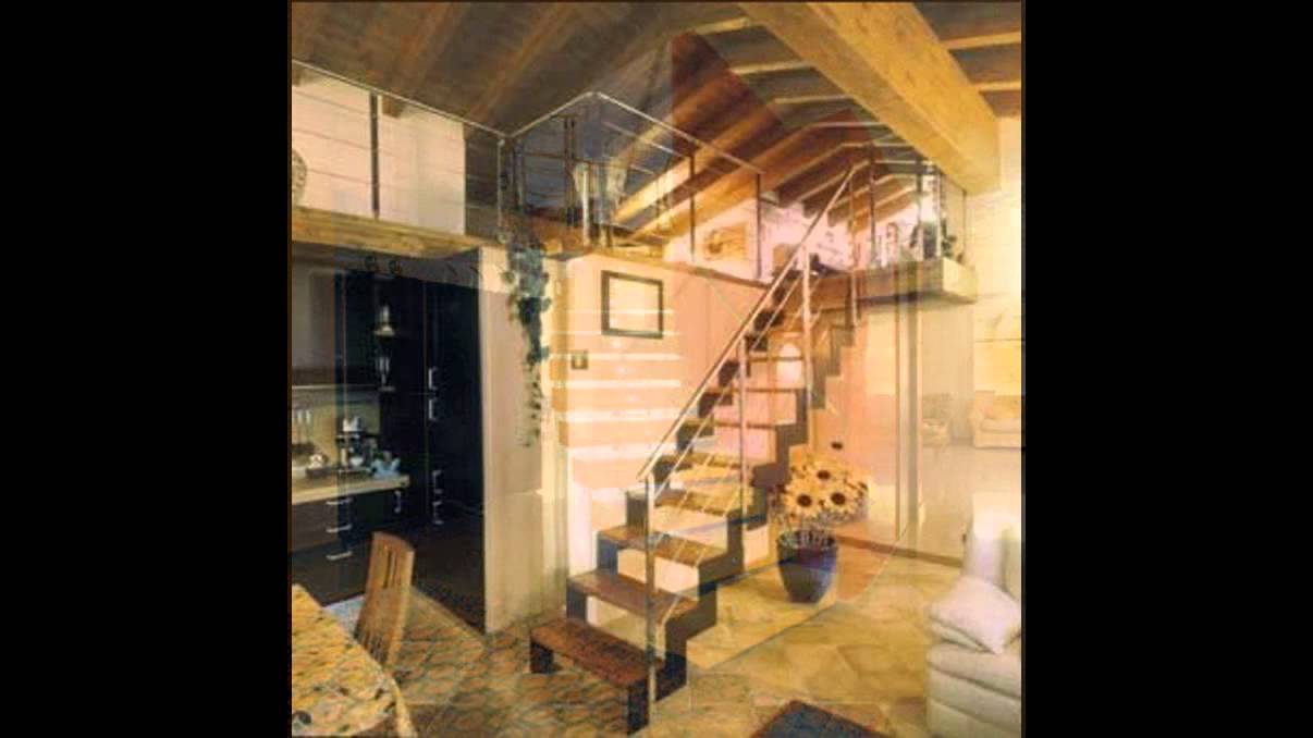 Produzione scale a giorno per interni con barriere in vetro e ... Scala a vista per interni
