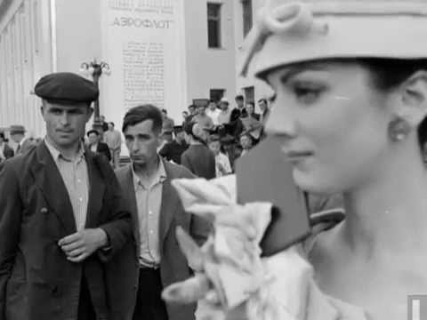 Video: Ausstellung von Christian Dior in Moskau eröffnet