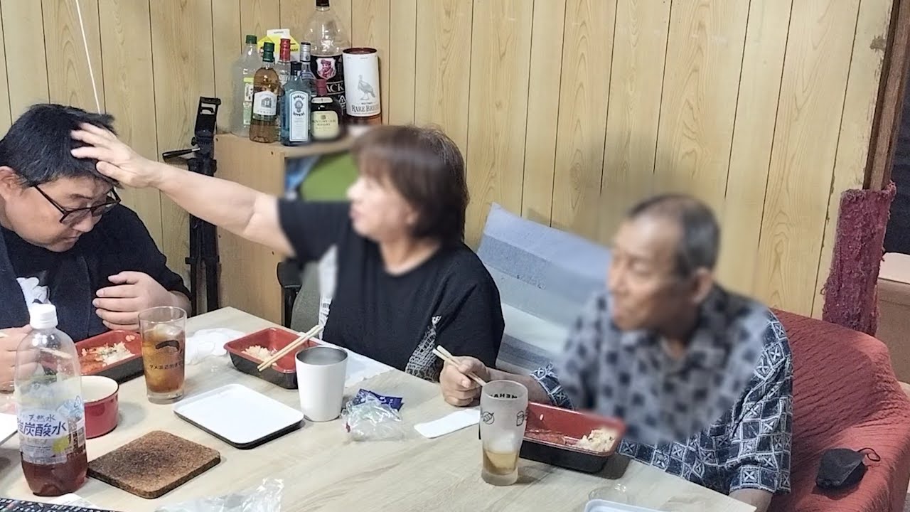 【借金して迷惑かけたのに、、。51歳、派遣男の家に両親が初訪問】