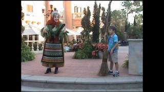 Epcot: Italy - Holiday Storyteller - La Befana