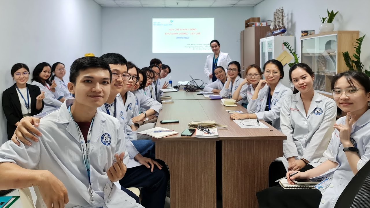 Giải mã ngành Dinh dưỡng #1: Cử nhân Dinh dưỡng làm gì và cơ hội việc làm (CNDD. Phan Minh Đức)