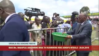 RAIS Dkt. MAGUFULI AKIKUSANYA SADAKA ZA WAUMINI VIWANJA VYA SOKOINE MBEYA