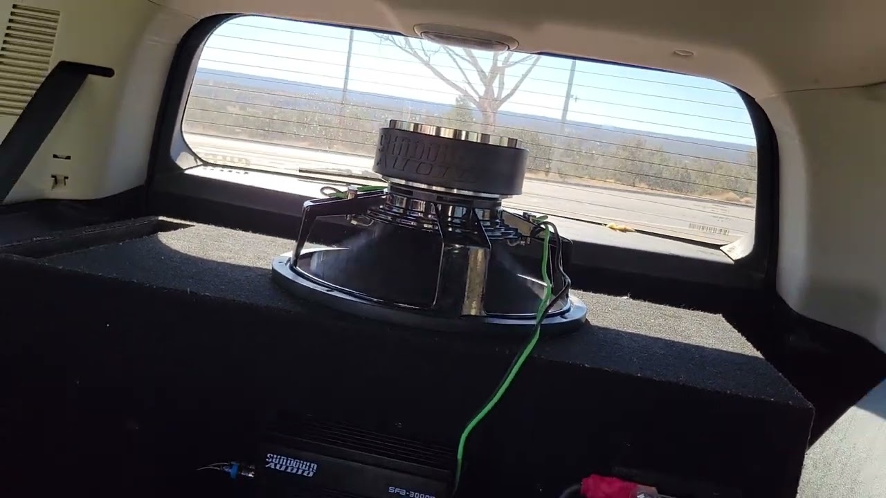 Sundown Audio SA15 rev2 v1 on SFB 3000.1. too much power but it loves it 💯