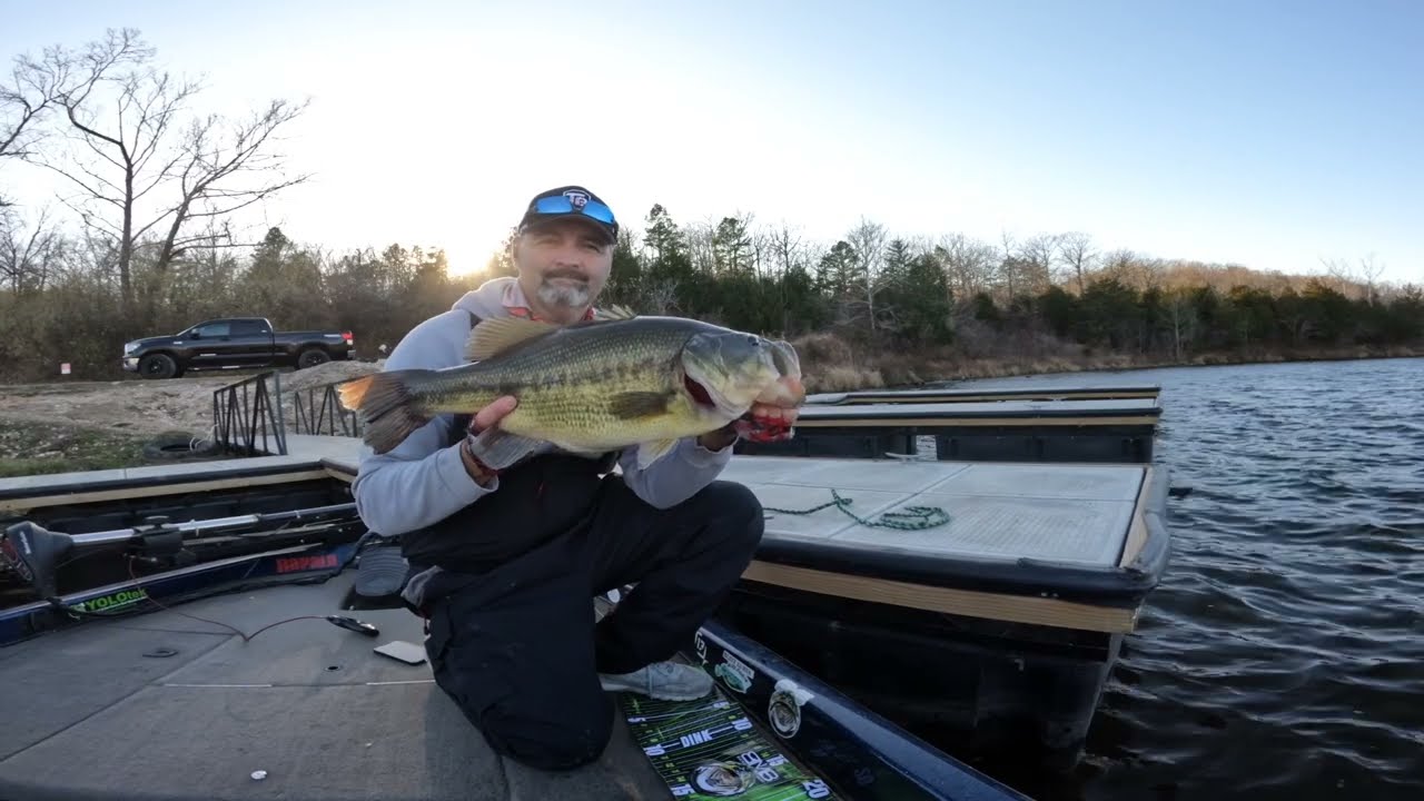 December bass fishing w/8lb kicker
