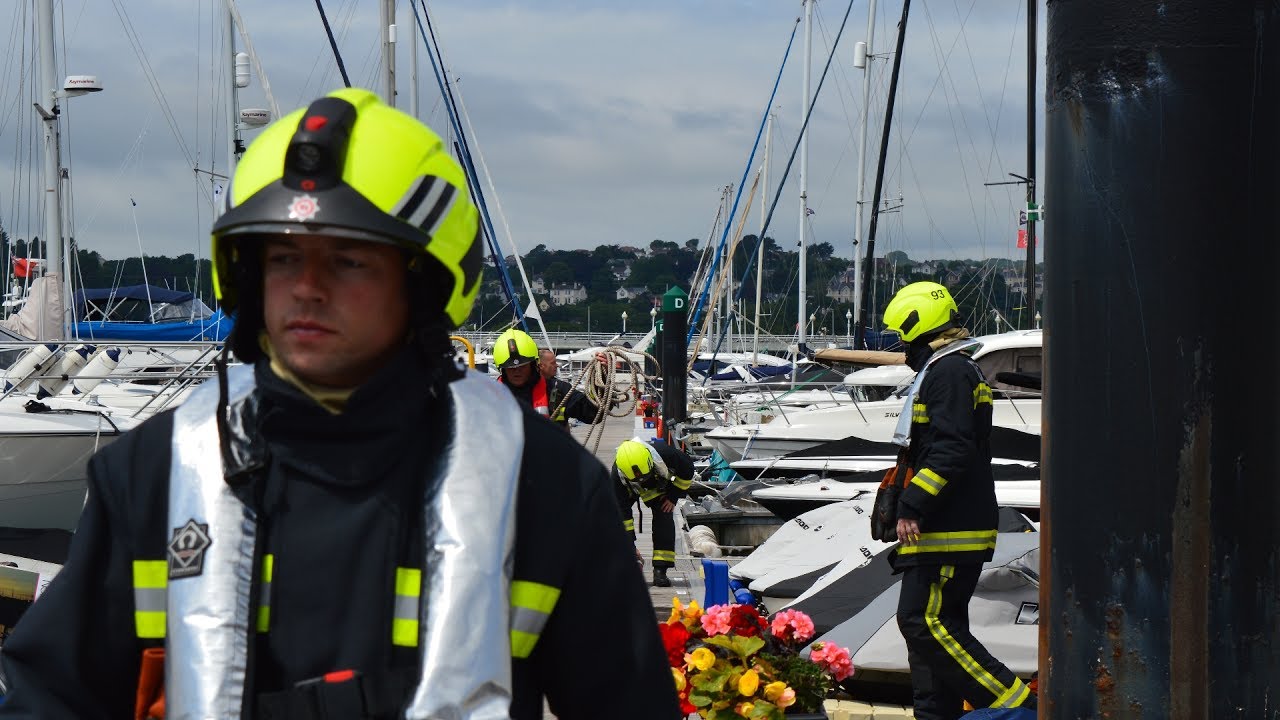 MDL Torquay Marinas Sea Safety Day 2017 - Fire on Marina boat simulation