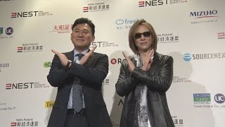 ＹＯＳＨＩＫＩと三木谷氏がＡＩについて対談 「新経済サミット２０１６」 ピアノ演奏も