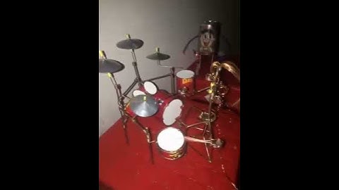 Drum kit robot funny cans creature