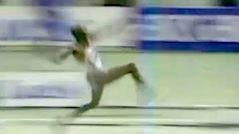 Mike Powell leaps 8.99w (29