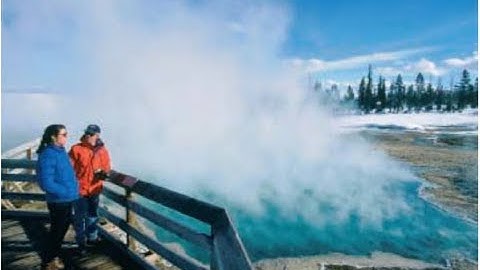 (18-12)  What is the rms speed of nitrogen molecules contained in an 8.5 m3 volume at 3.1 atm if the