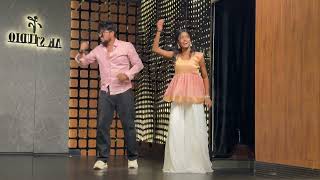 Rail Me Baithe Ke Aai | Offical Dance Video | Farmani Naaz