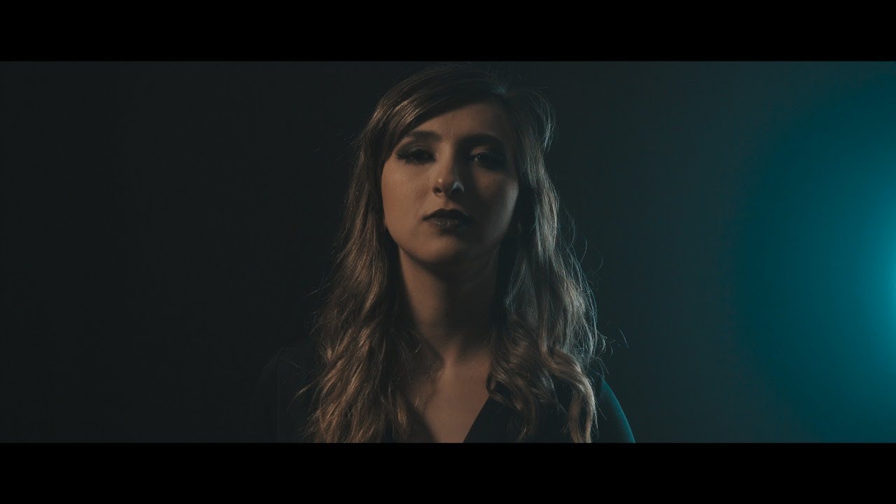 Júlia Marino – Ambush (Official Music Video)