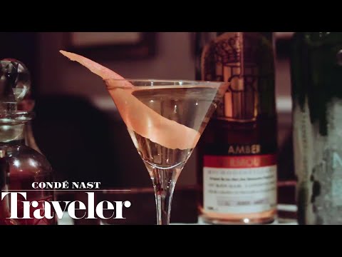 how-to-make-a-james-bond's-'vesper'-martini-|-condé-nast-traveler