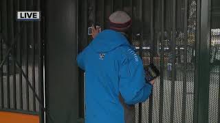 Kevin Jeanes tries to get into Comerica Park .