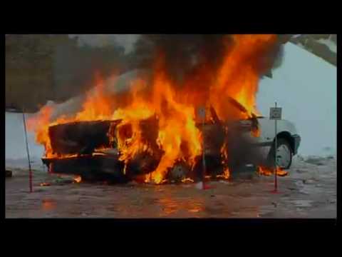 Le auto a Metano sono sicure? Un incendio per dimostrarlo