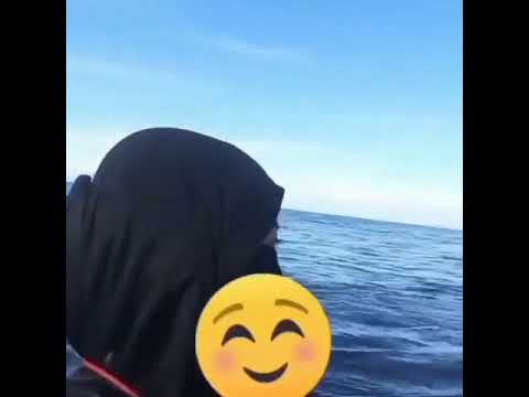 gaya ukthi cadar saat berenang di alam terbuka