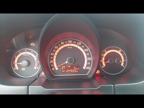 Kia ceed | горит ABS, руль снановится тяжелым | AUX заикается | Ручник не держит|