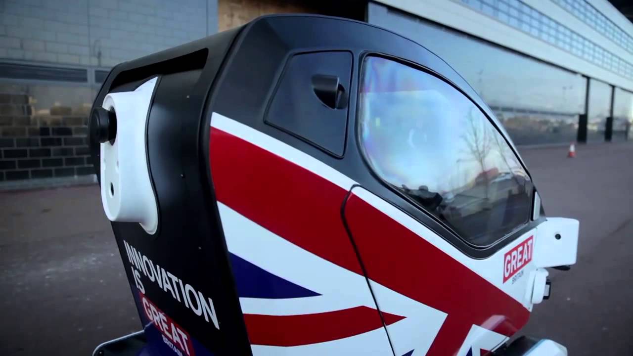 Робот водитель автомобиля