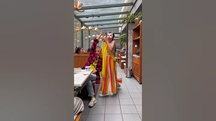 Nhân Viên Bá Đạo Nhất Trung Hoa|阿姨反應真快😰沒人看到吧？#外國#搞笑 #功夫 #ttc #funny #功夫茶 - 天天要聞