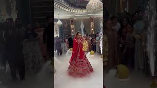 #trendingvideo #viralvideo #bridal #trendingshorts #shortsviral #entry #dancevideo #shorts