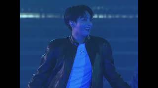 3D // Golden live performance // Jungkook Resimi