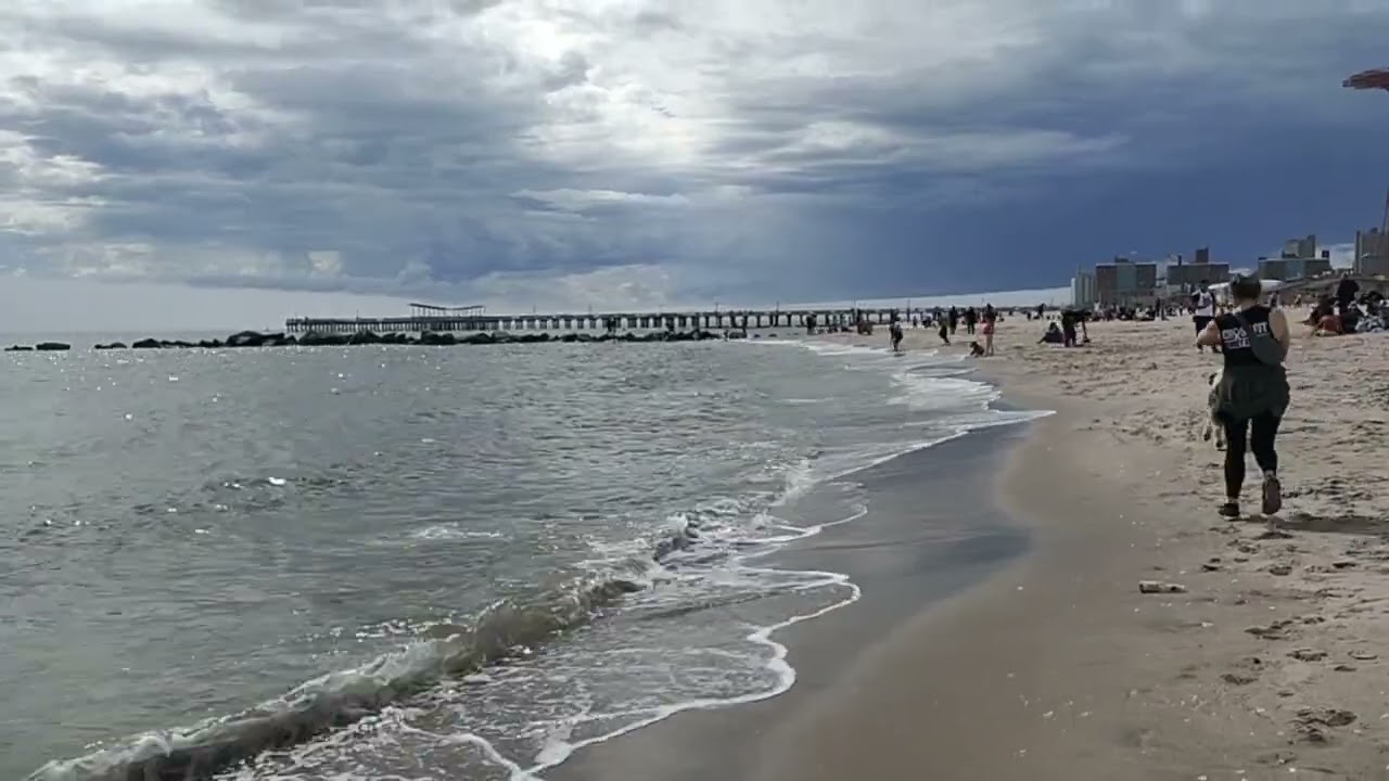 The Atlantic Ocean, 🌊 Coney Island beach 🏖️ Brooklyn, NY, US