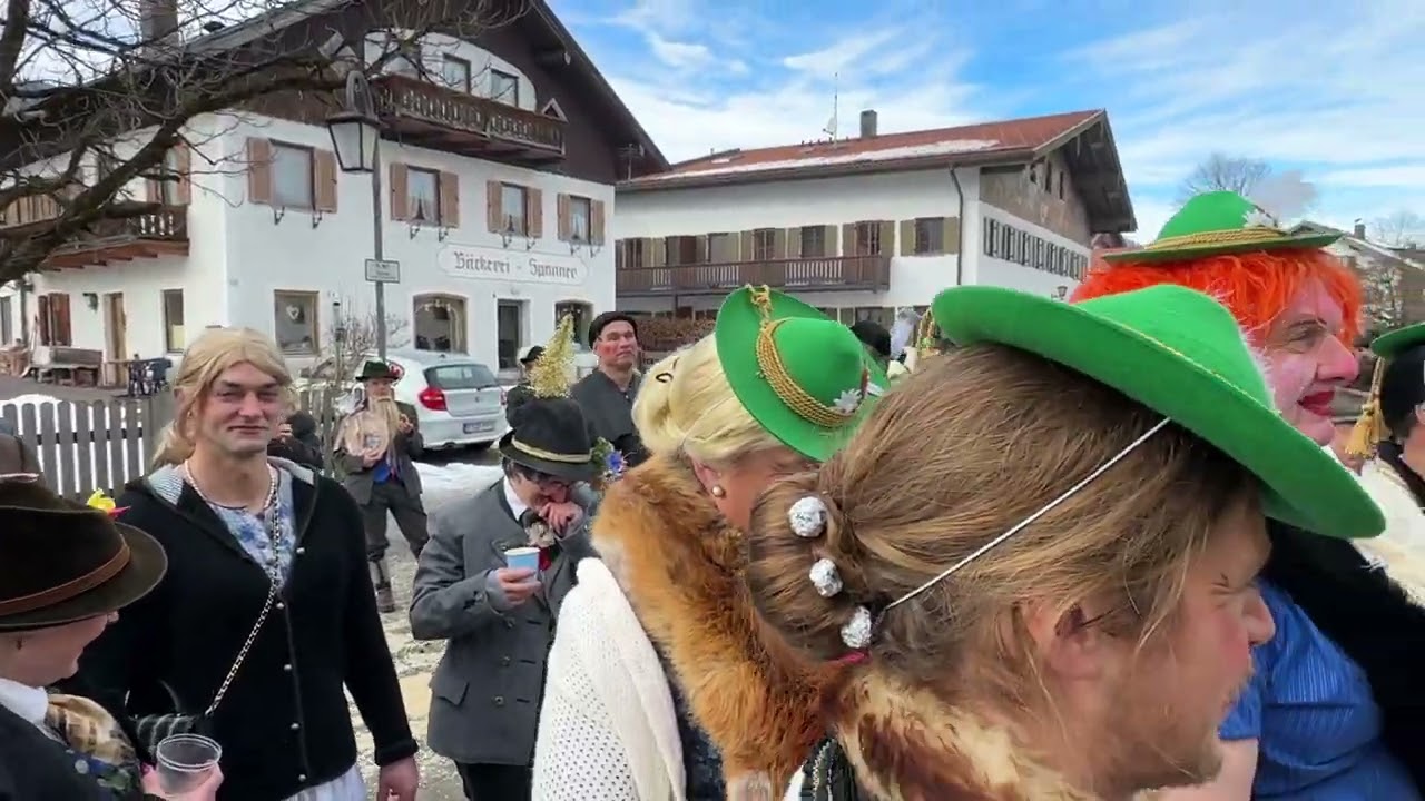 IMG 1593 Hochzeitslader begruesst das Brautpaar